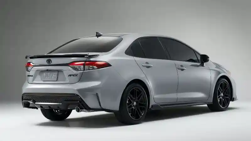 Berita - Sedan Semakin Ditinggal? Toyota Berfikir Sebaliknya