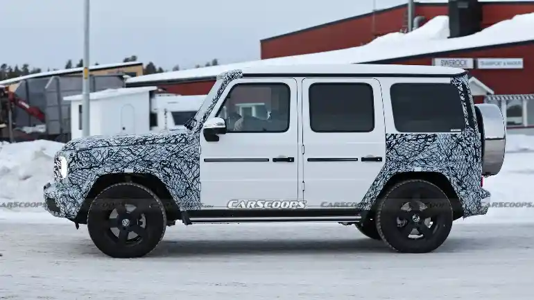 Foto - Mercedes-Benz G-Class Facelift Tertangkap Lensa. Ciri Knalpot Samping Hilang