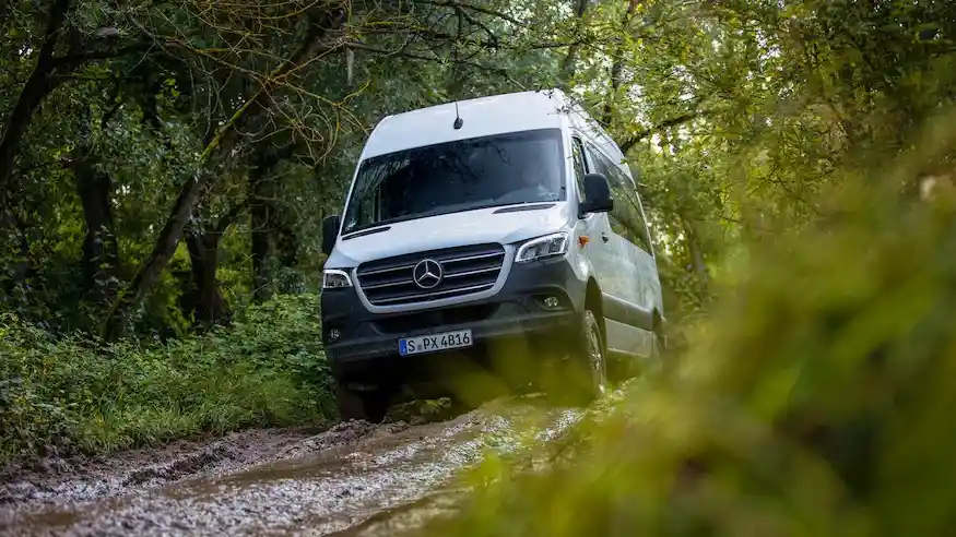 Van - Mercedes-Benz Sprinter 2023