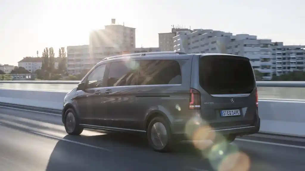 Foto - Mercedes-Benz Rilis EQV, Van Pertama Berpenggerak Listrik