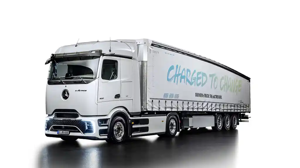 Foto - Mercedes-Benz Trucks Rilis Truk Listrik eActros 600