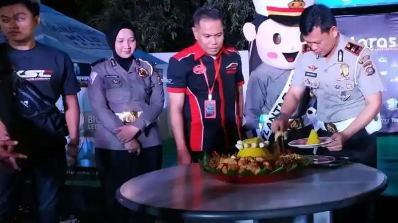 Foto - Komunitas Toyota Agya Resmi Punya Chapter Sulawesi Tenggara