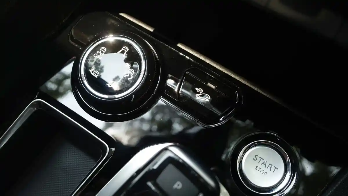 Foto - Melihat Peugeot 3008, Honda CR-V dan Mazda CX-5 Dari Sisi Harga