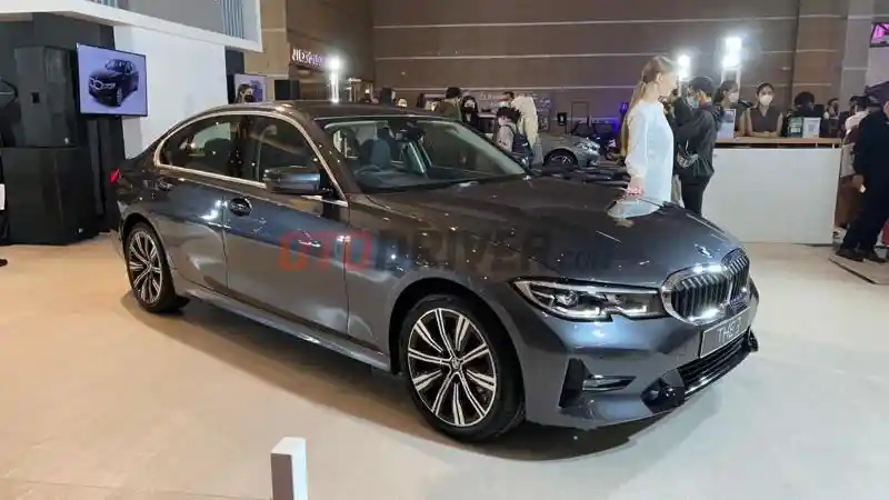 Foto - BMW 320i Sport Meluncur Di IIMS 2022, Harga 895 Juta Off-The Road (9 FOTO)