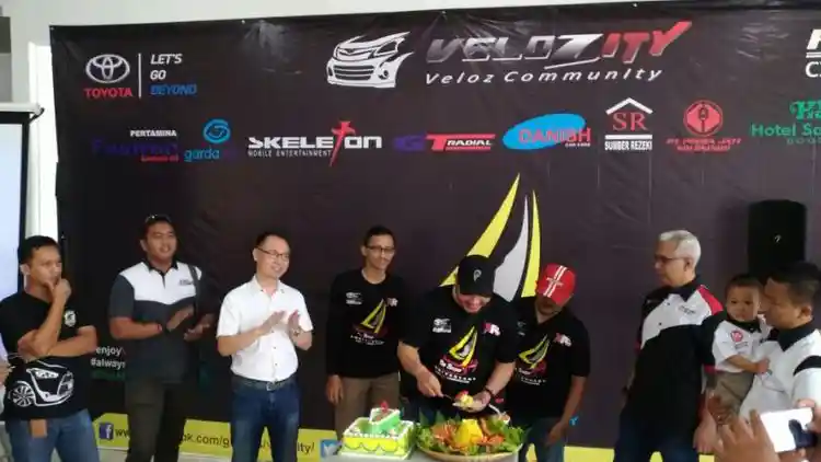 Foto - Ratusan Pemilik Toyota Veloz Rayakan Hari Jadi di Bogor