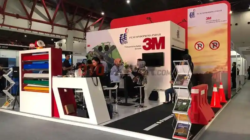 Foto - Stiker Reflektor 3M RP 1,1 Juta/Roll, Simak Fungsi dan Kegunaannya