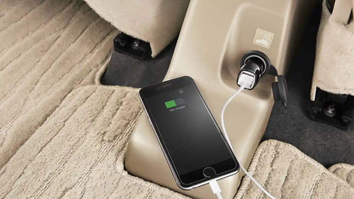 Foto - Mazda VX-1 Facelift Meluncur, Tak Ada Yang Di Bawah Rp 200 Juta