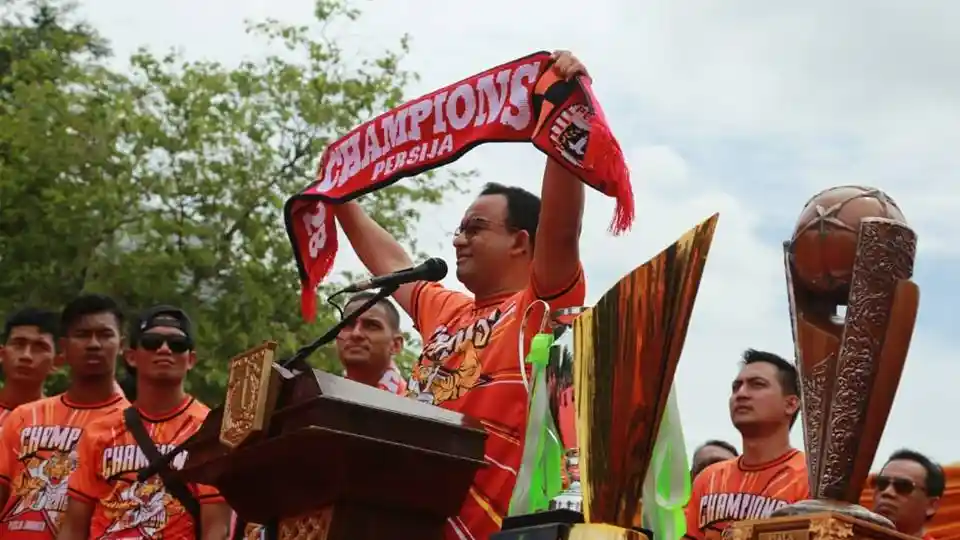 Foto - Bus Scania Double Decker Meriahkan Pawai Kemenangan Pemain Persija Juara Liga 1