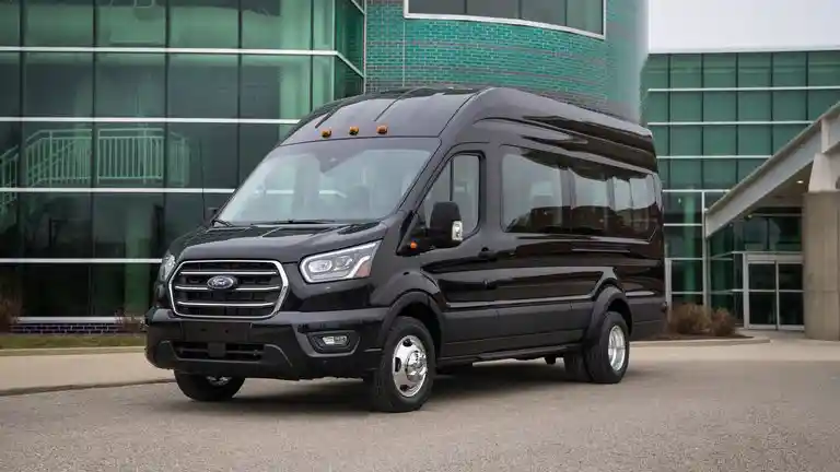 Van - Ford Transit Edisi 2020 Gunakan Fitur All Wheel Drive dan Mesin Baru