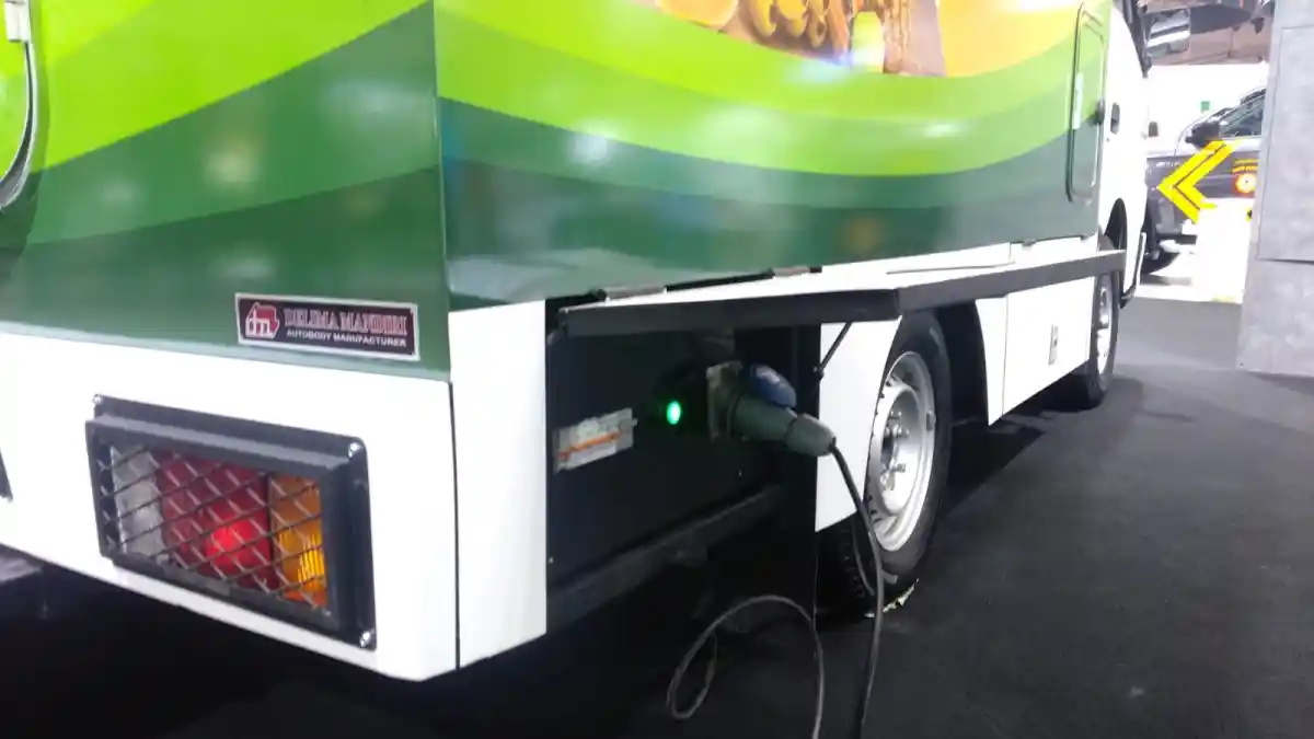 Foto - Isuzu Traga 'Fruit Truck', Bagi Yang Ingin Punya 'Pasar Berjalan'