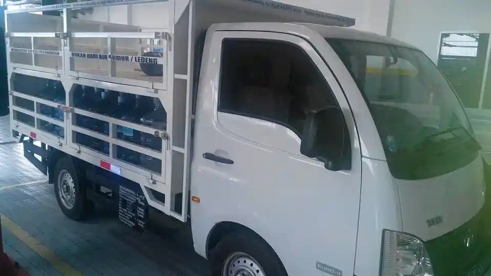 Pikap - Tata Motors : Rambah Pasar Fleet,Tata Super Ace Dipercaya Distributor Minuman Ringan dan AMDK