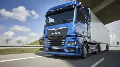 Foto - Truk MAN Peduli Pejalan Kaki