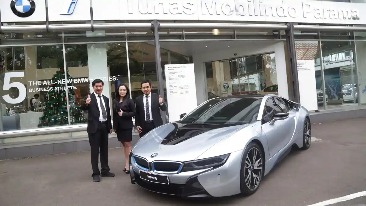 Berita - Dealer Mobil Listrik BMW Pertama di Jakarta Resmi Beroperasi