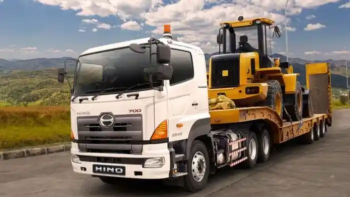 Truk - Truk Heavy Duty Baru Profia SS1E untuk Proyek Infrastruktur