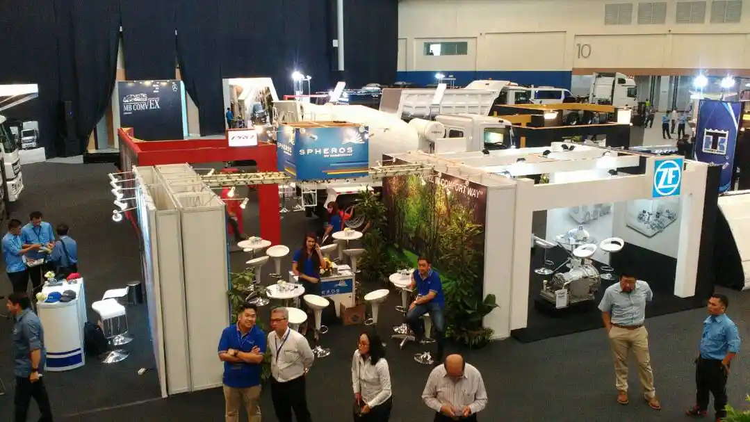 Berita - Mercedes-Benz Commercial Vehicle Expo 2017 : Ajang Belanja Truk dan Bus Mercedes-Benz Digelar di ICE BSD City