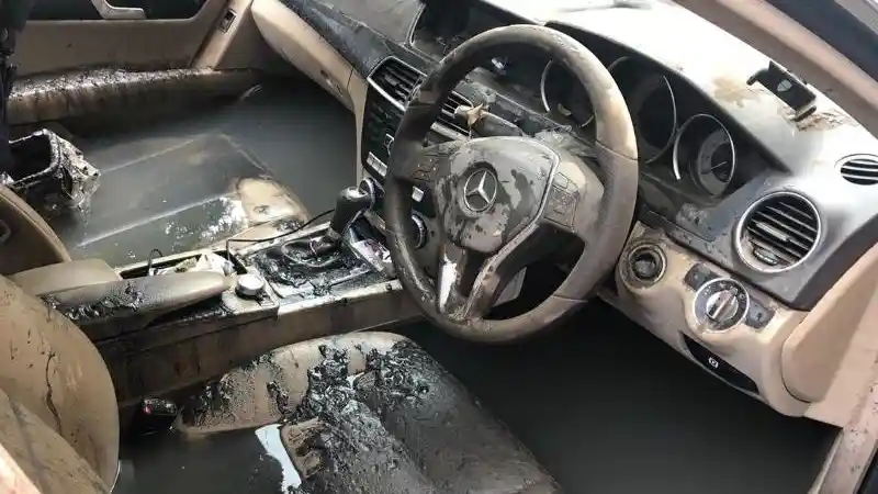 Foto - Kerusakan Yang Kerap Terjadi Ketika Mobil Ketika Banjir