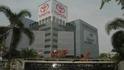 Foto - Wah, Toyota Hanya Akan Produksi Mobil Listik di Massa Mendatang?