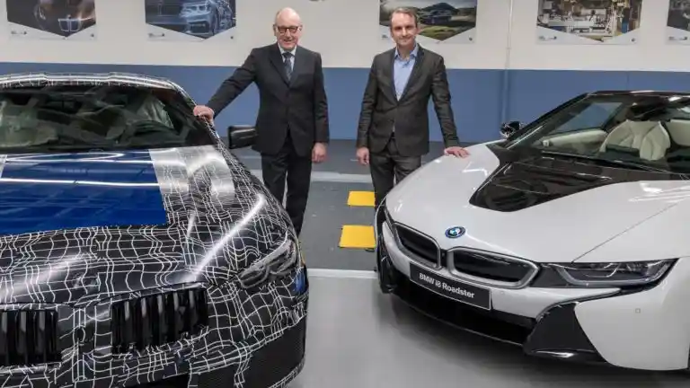 Foto - BMW Seri-8 Tampak Siap Diproduksi Massal