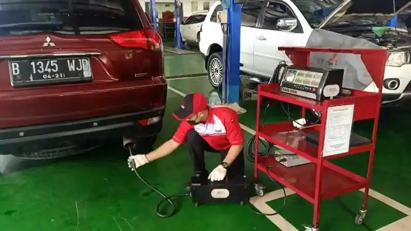 Foto - Mobil Melebihi Baku Mutu Emisi, Ada Pajak Tambahan Menanti