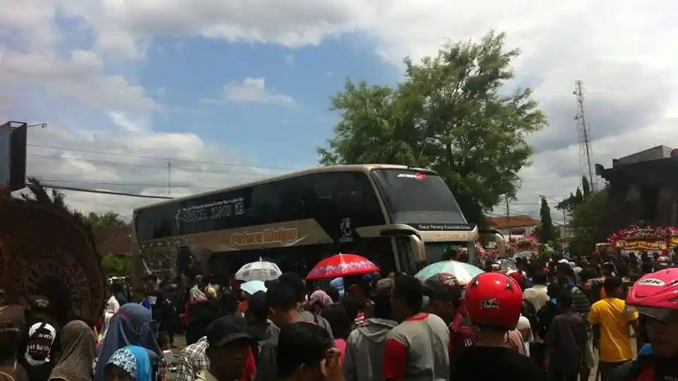 Foto - Tambah 2 Unit Bus Double Decker, Putera Mulya Investasi Rp 3 Miliar