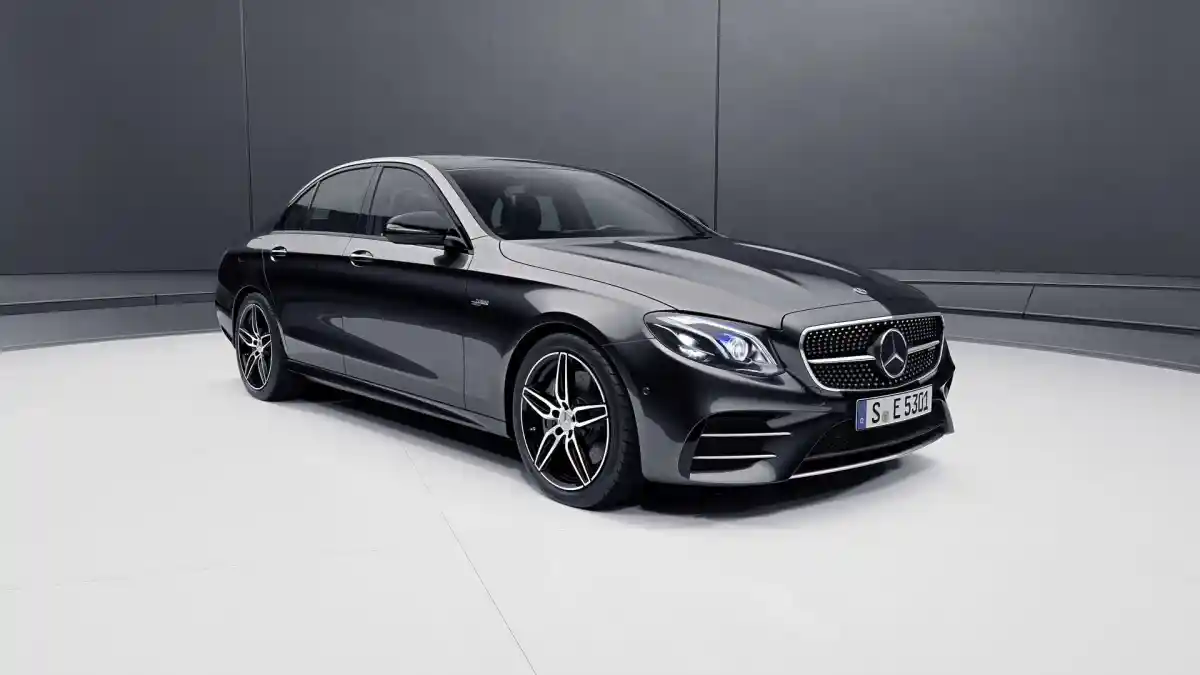 Foto - Mercedes-Benz Luncurkan E-Class Facelift 2019