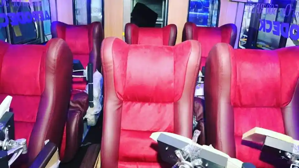 Foto - Fasilitas Wah di Bus Double Decker Pertama di Pulau Sulawesi Milik PO Primadona