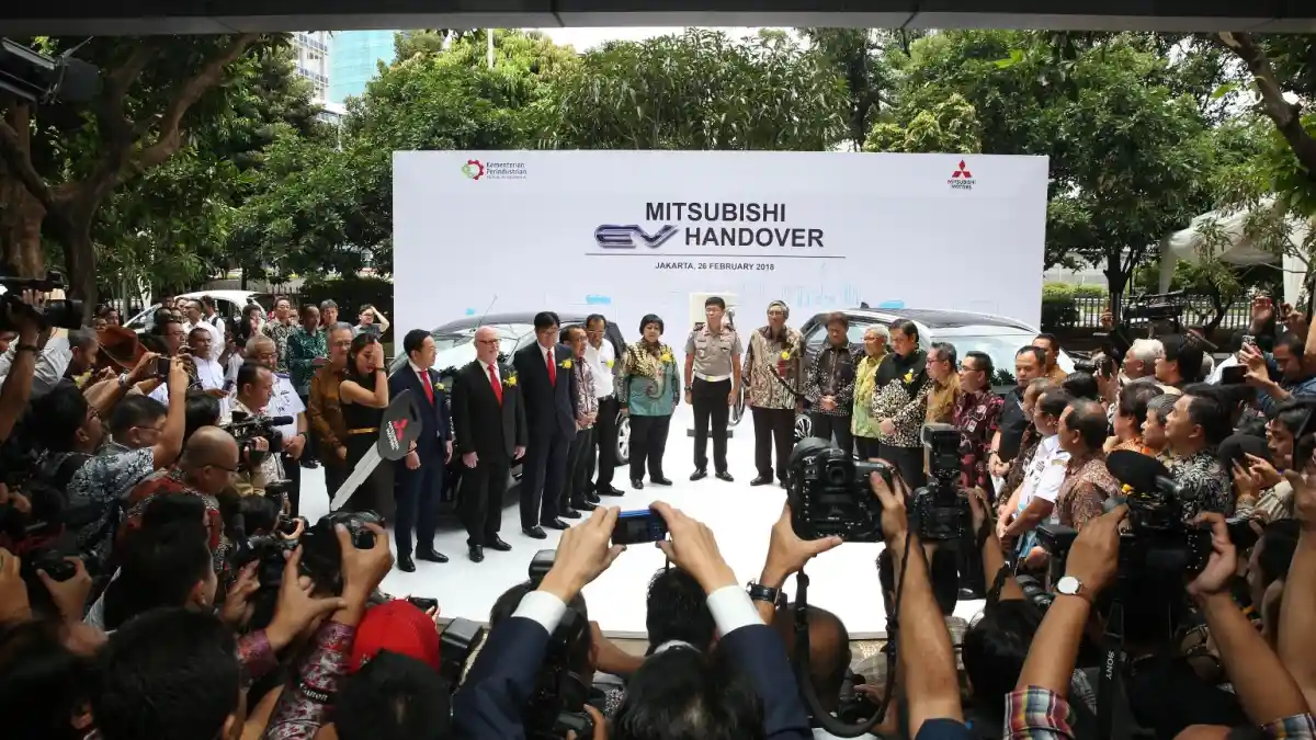 Foto - Demi Mobil Listrik, Pabrikan Adu Pamer di Hadapan Kemenperin