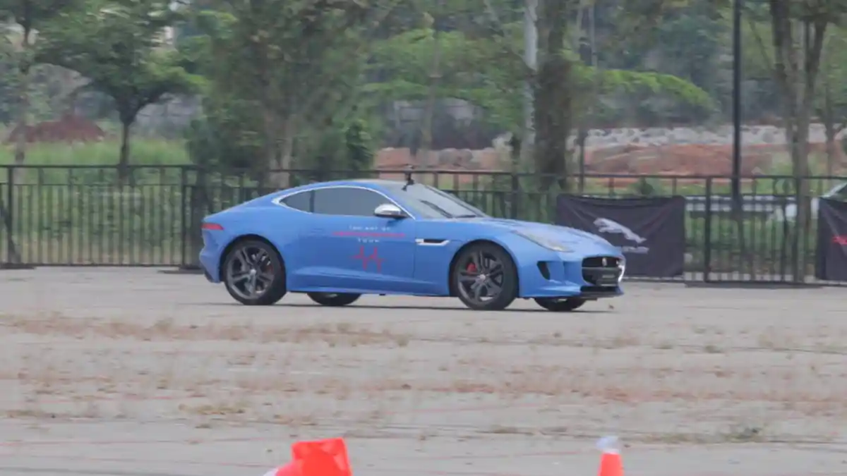 Foto - Jaguar dan Land Rover Bikin ICE BSD Meriah. Ada Apa?