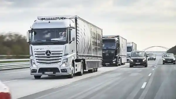 Truk - Teknologi Kemudi Otonom Mengancam Pekerjaan Sopir Truk