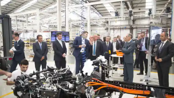 Truk - FUSO : Truk Listrik eCanter Mulai Dirakit di Eropa