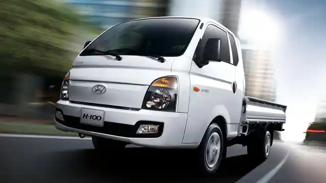 Foto - Pick Up Hyundai H-100 dan Van Starex Mover Unjuk Gigi di GIIAS 2017