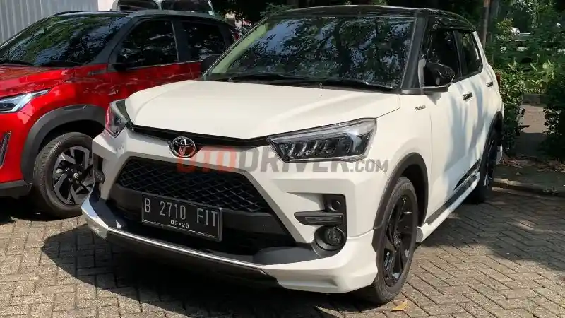 Foto - Suzuki Fronx Bakal Lebih Murah Dibanding Raize-Rocky?