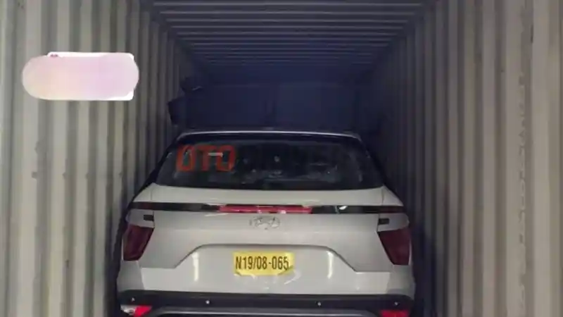 Foto - Penampakan Sosok Mobil Misterius di Cikarang