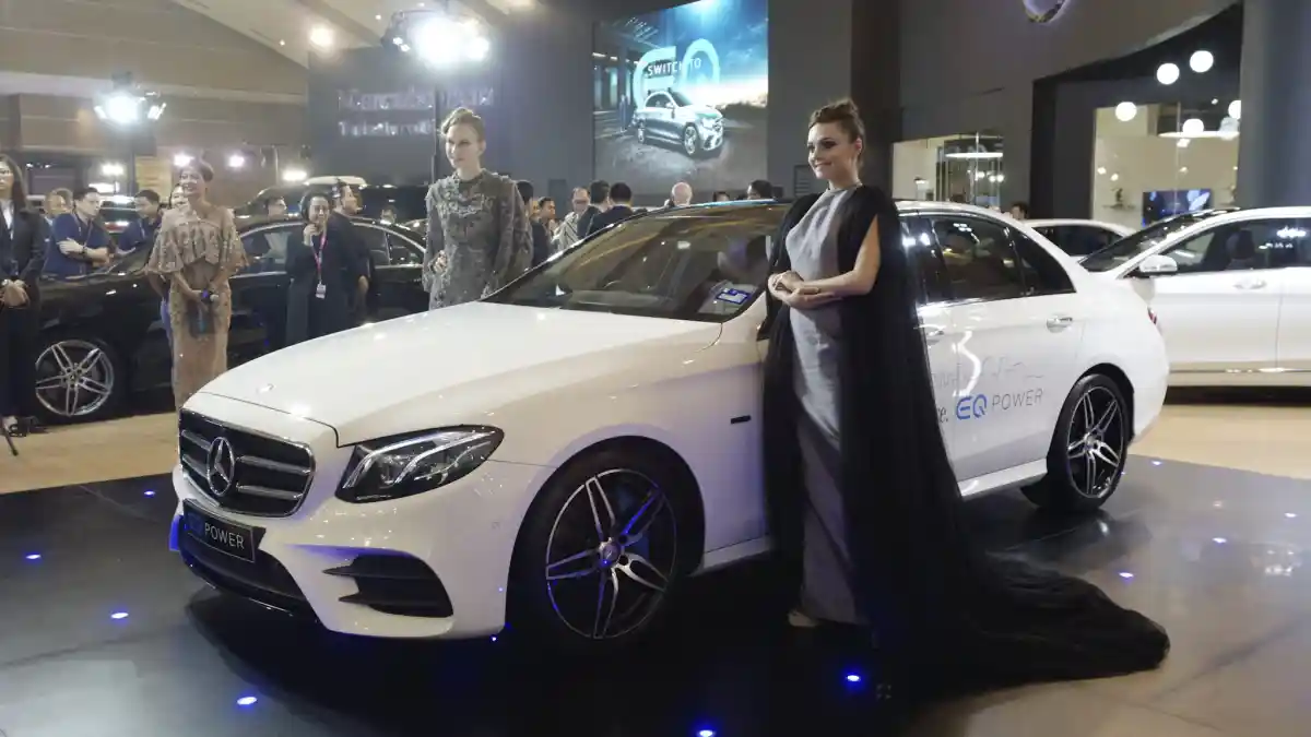 Berita - Mercedes-Benz Perkenalkan Divisi Mobil Listriknya di Indonesia