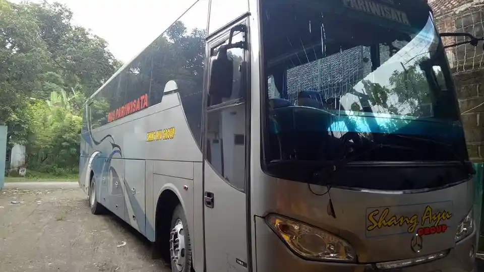 Foto - Tak Hanya Karoseri, Langgeng Jaya Juga Bisnis Jual Beli Bus dan Usaha Carteran (Bagian 3-habis)