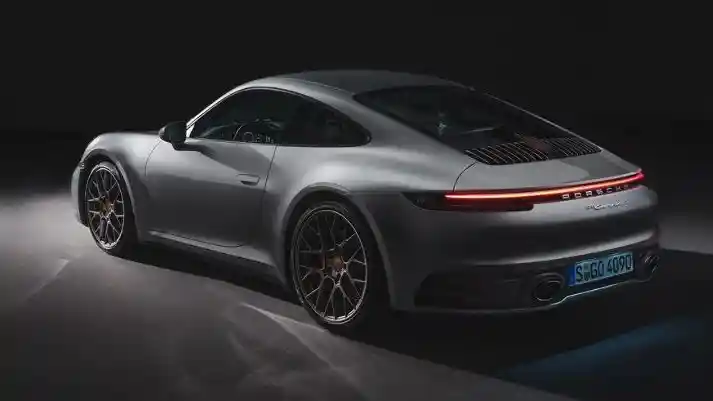 Foto - 10 Mobil Berdesain Retro Yang Masih Eksis Sampai Saat Ini