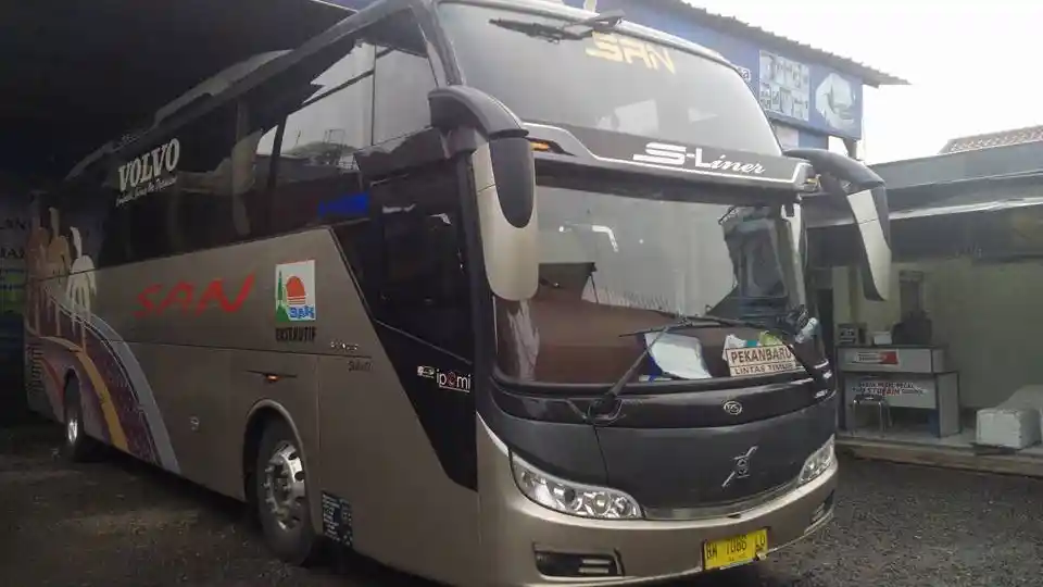 Bus - Panjang Jalan Tol Bertambah, Bus Premium Bertenaga Besar Cocok untuk Trayek Antar-Pulau