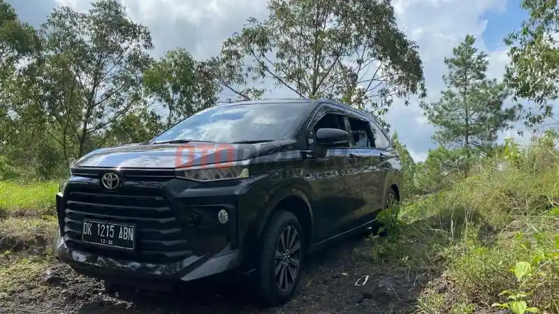 Foto - Hyundai Stargazer Muncul, Siapakah LMPV Paling Berperforma?