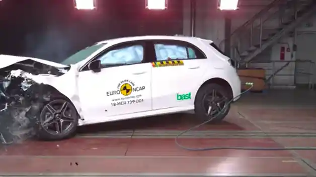 Crash Test - VIDEO: Crash Test Mercedes-Benz A-Class 2018 (Euro NCAP)