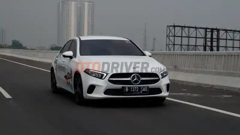 Berita - Bukan SUV Atau MPV, Mercedes-Benz Ajak Road Trip Gunakan Sedan Terbarunya