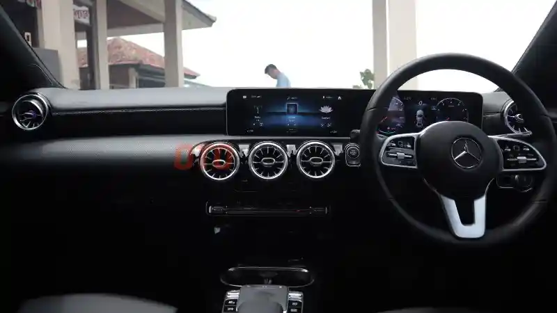 Foto - First Drive: Mercedes-Benz A 200 Sedan 2020