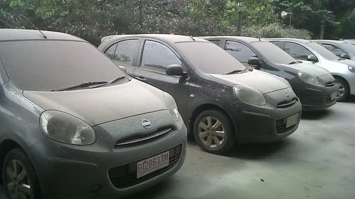 Tips - Bodi Mobil Kena Abu Vulkanik Cukup Disiram Air Sampai Bersih