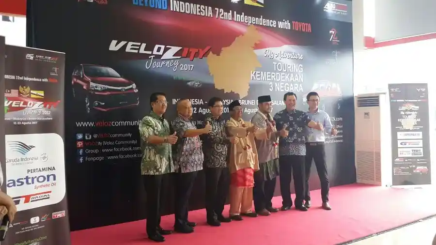 Foto - KOMUNITAS: Toyota Avanza Dan Kijang Lawas ini Sukses Jelajahi 3 Negara!