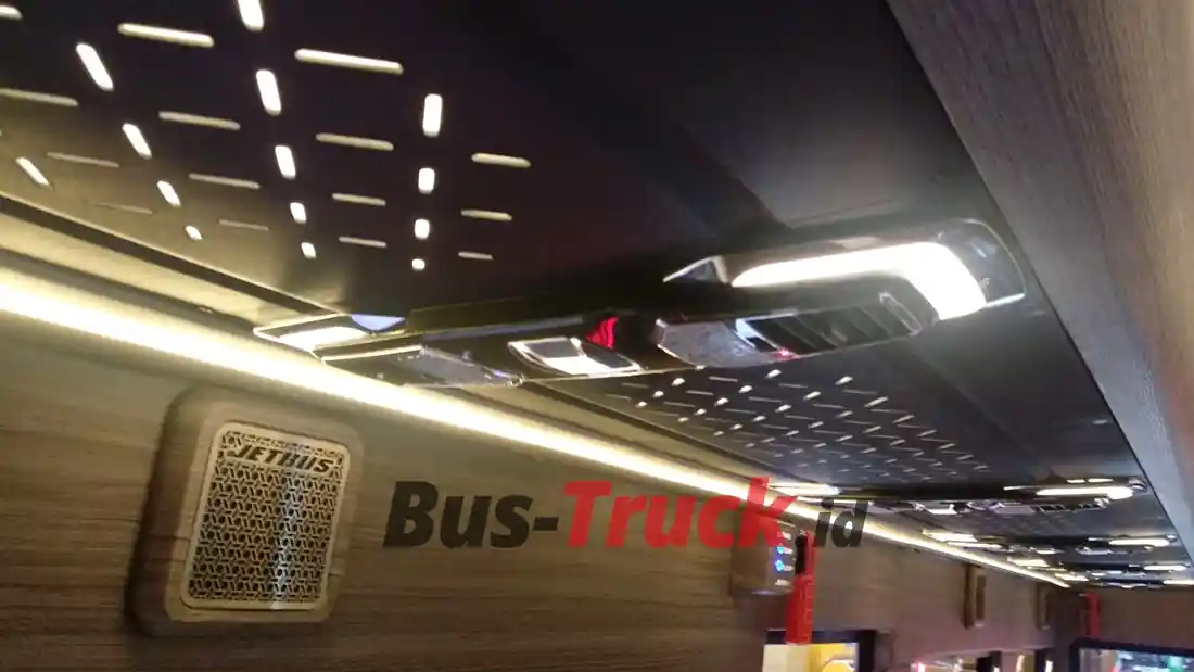 Foto - GIIAS 2024: Juragan 99 Trans Rilis Medium Bus Termewah 