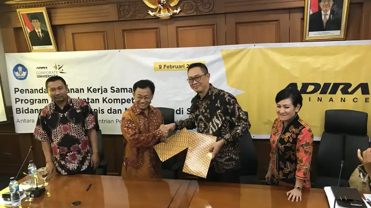 Berita - Leasing Adira Finance Dukung Peningkatan Kompetensi Siswa SMK