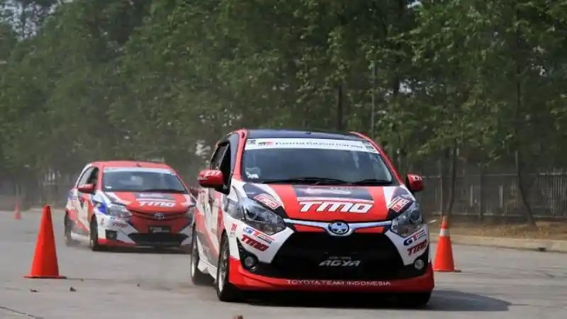 Berita - Heboh, Toyota Team Indonesia Unjuk Kebolehan di GIIAS 2018!