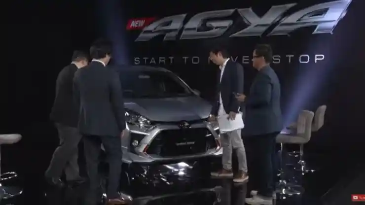 Foto - Agya Facelift Resmi Dijual Mulai dari RP 143,8 Juta