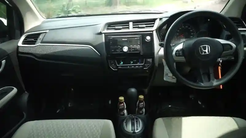 Foto - Komparasi Performa Toyota Agya TRD VS Honda Brio Satya E CVT