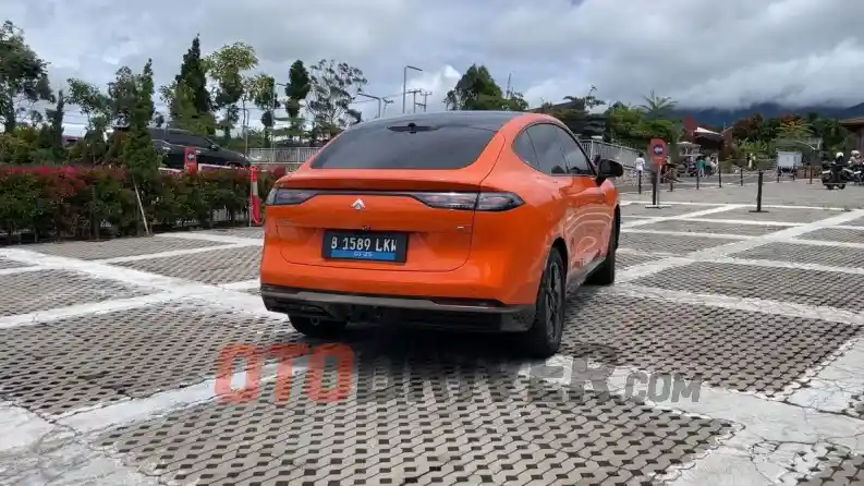 Foto - Membandingkan BYD Sealion 7 vs Hyptec HT, Mana Yang Lebih Baik?