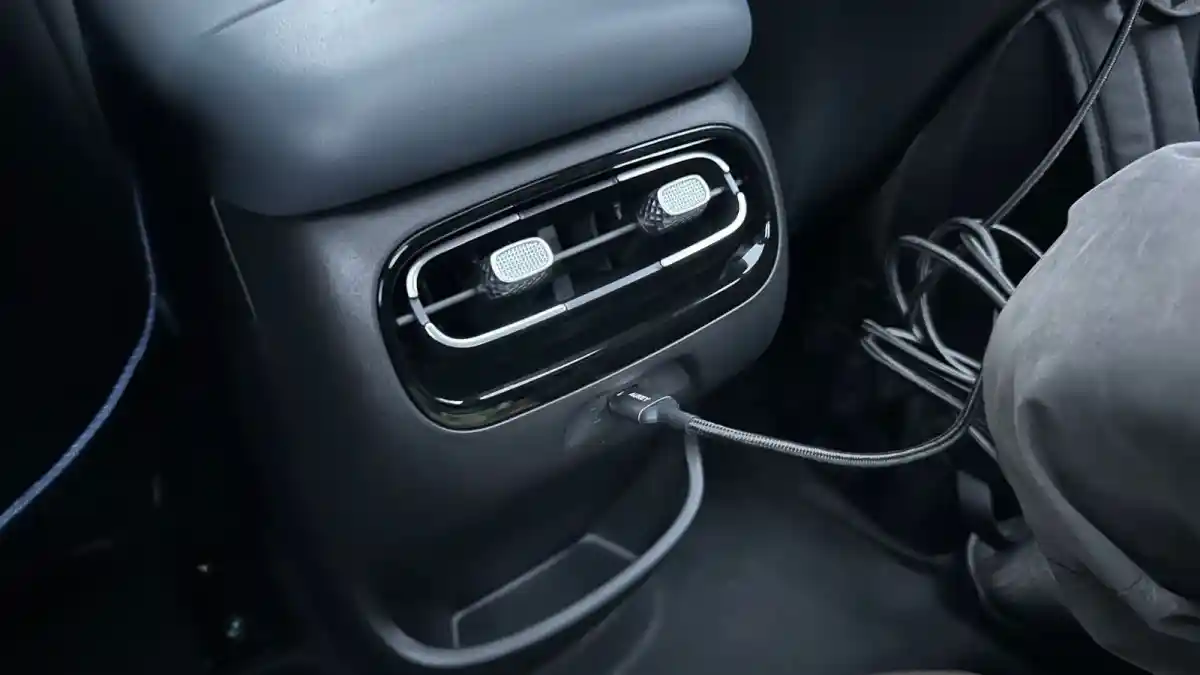 Foto - Kelebihan Dan Kekurangan Aion UT Digunakan Keluar Kota